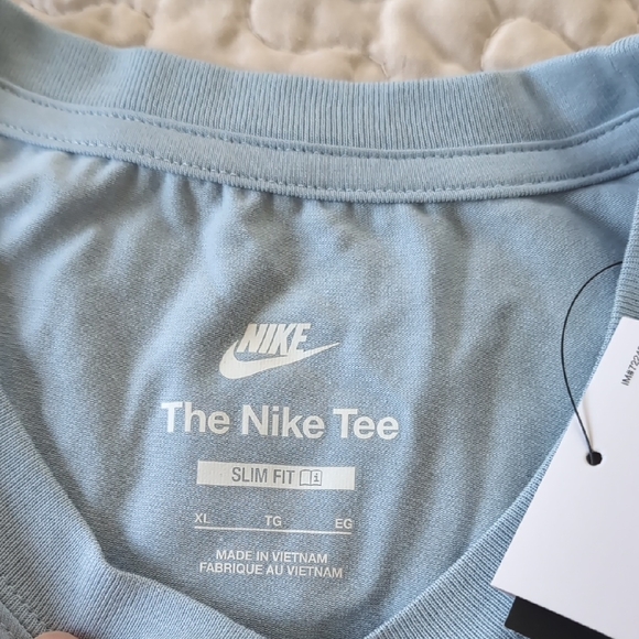 Nike Tops - Nike Light Blue Short Sleeve Tee